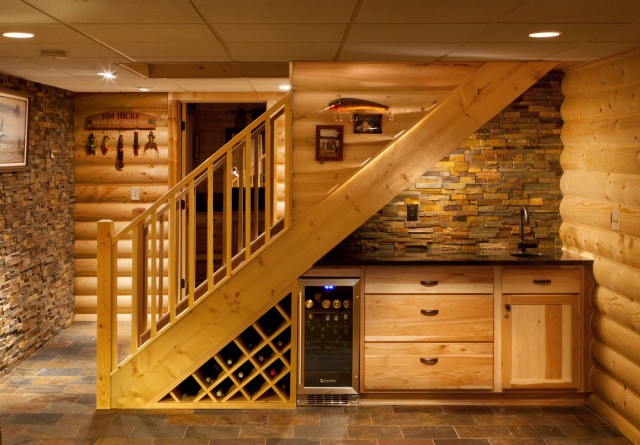 Brillo’s  under the stairs  wet bar after renovation (photo credit: Brillo Home Improvements Inc and Edmunds Studios)